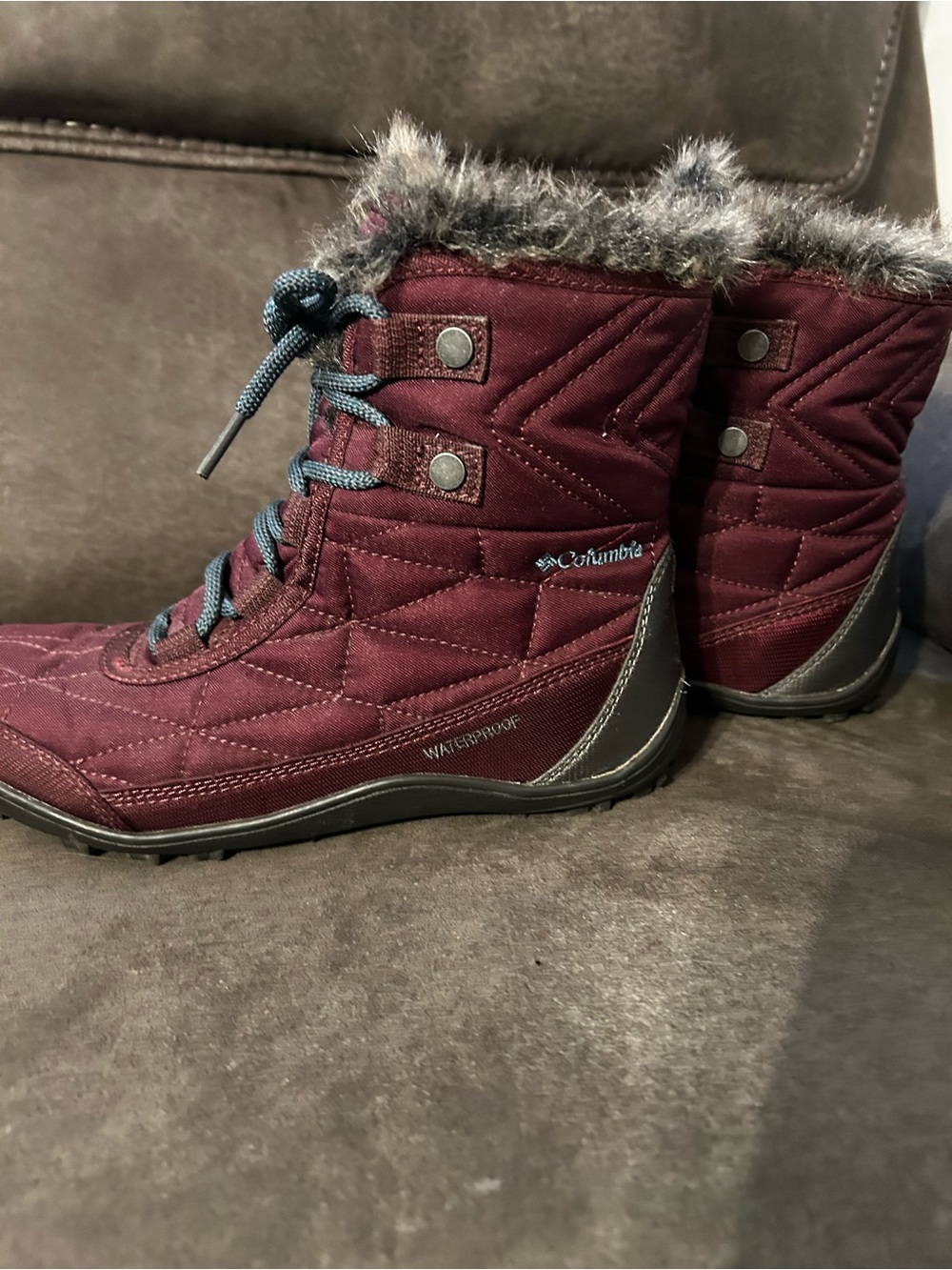 Columbia Women's Burgundy Lace-Up Waterproof Winter Boots with Faux Fur Cuff